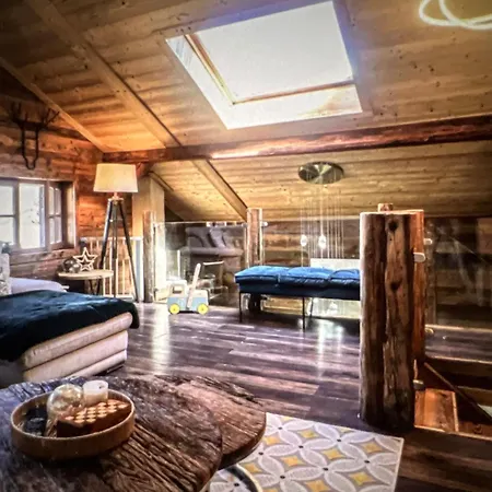 Stunning Chalet Near Slopes By Nest *