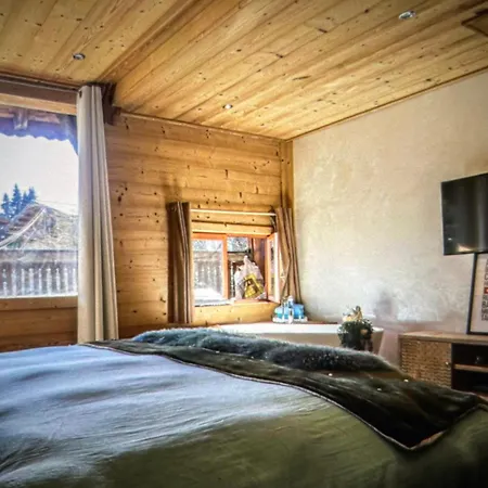 Stunning Chalet Near Slopes By Nest Holiday home *