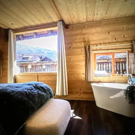 Stunning Chalet Near Slopes By Nest